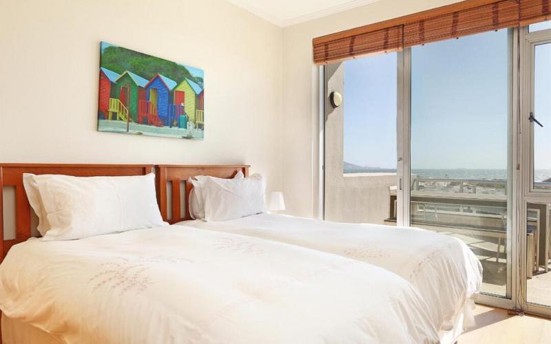 To Let 3 Bedroom Property for Rent in Dolphin Beach Western Cape